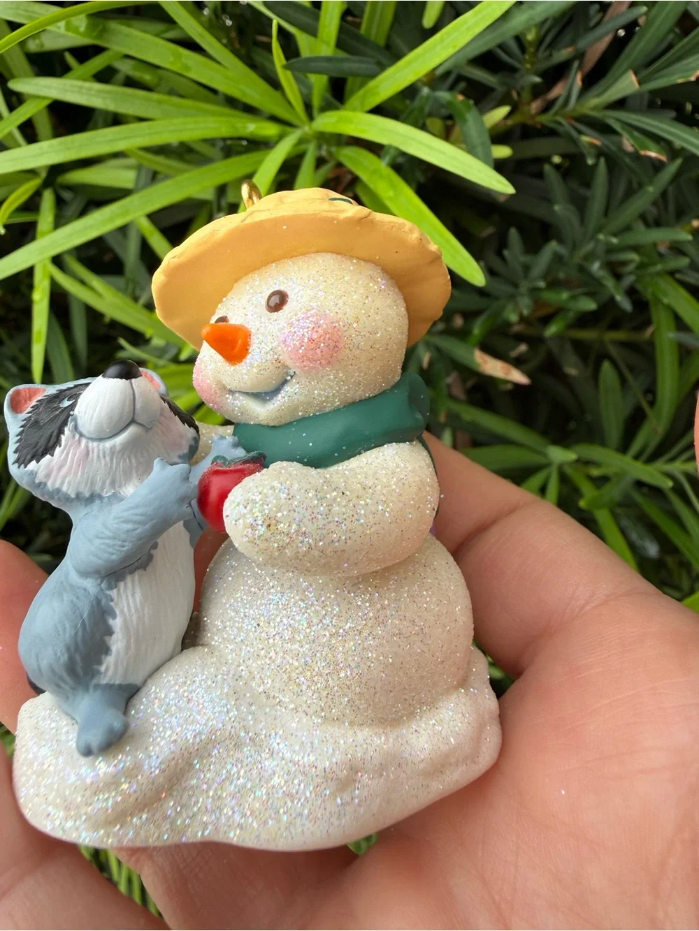 Hallmark 2001 Snow Buddies #4 Raccoon with Green Scarf and Yellow Hat